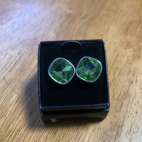 Color brights button earrings by Avon. Green - Picture 1 of 3